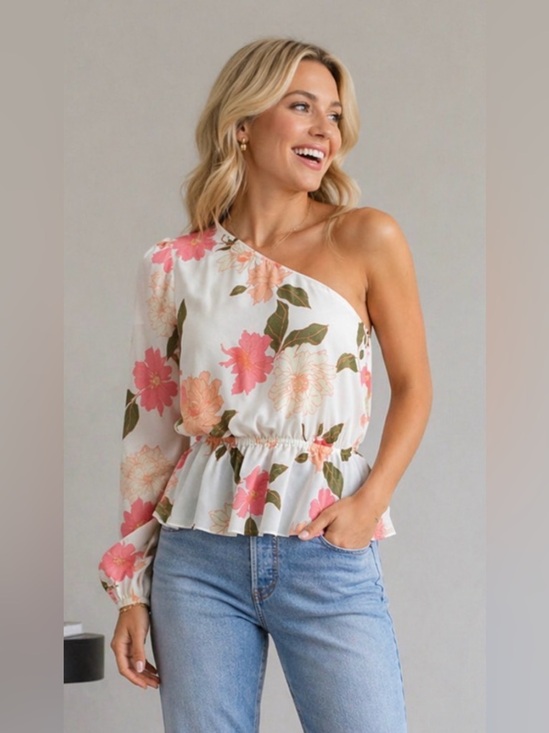 Vici Tops - NWT Vici One shoulder Peplum Floral blouse, women’s size medium.